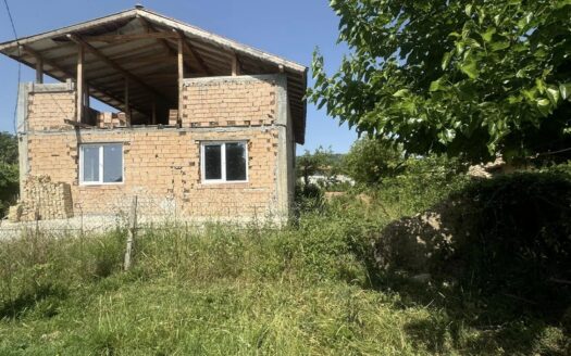 ДВУЕТАЖНА ТУХЛЕНА КЪЩА,село Здравец, общ.Търговище,ПРОДАЖБА