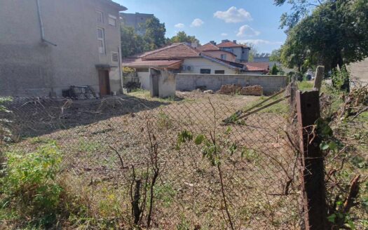 Отдава се Под наем Парцел, 350кв.м, кв. Вароша В ГР.ТЪРГОВИЩЕ