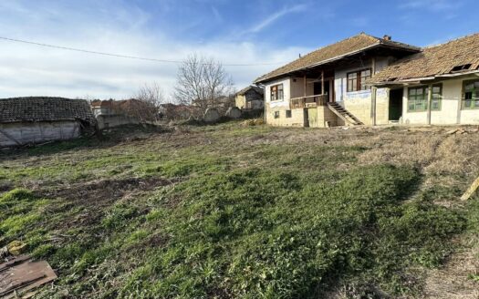 ДВУЕТАЖНА АВТЕНТИЧНА КЪЩА СЕЛО ЕЛЕНИНО ПРОДАЖБА